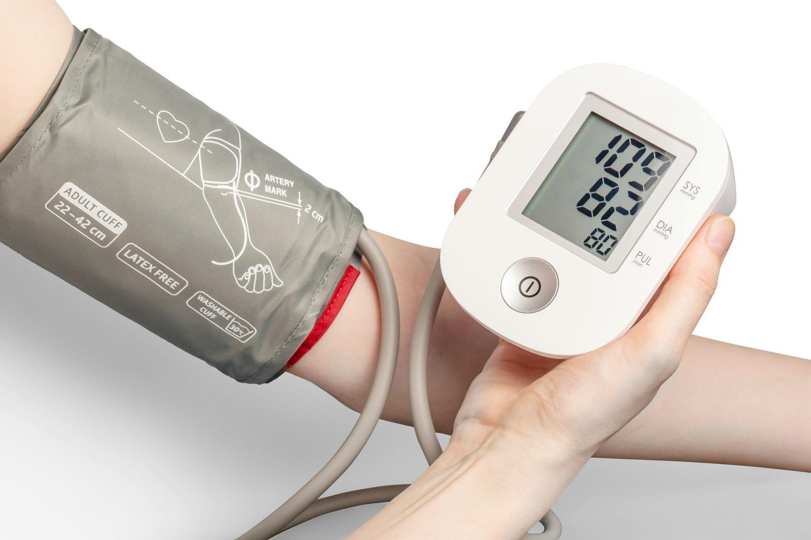 Tension artérielle : comprendre ses chiffres et bien suivre son hypertension en Algérie