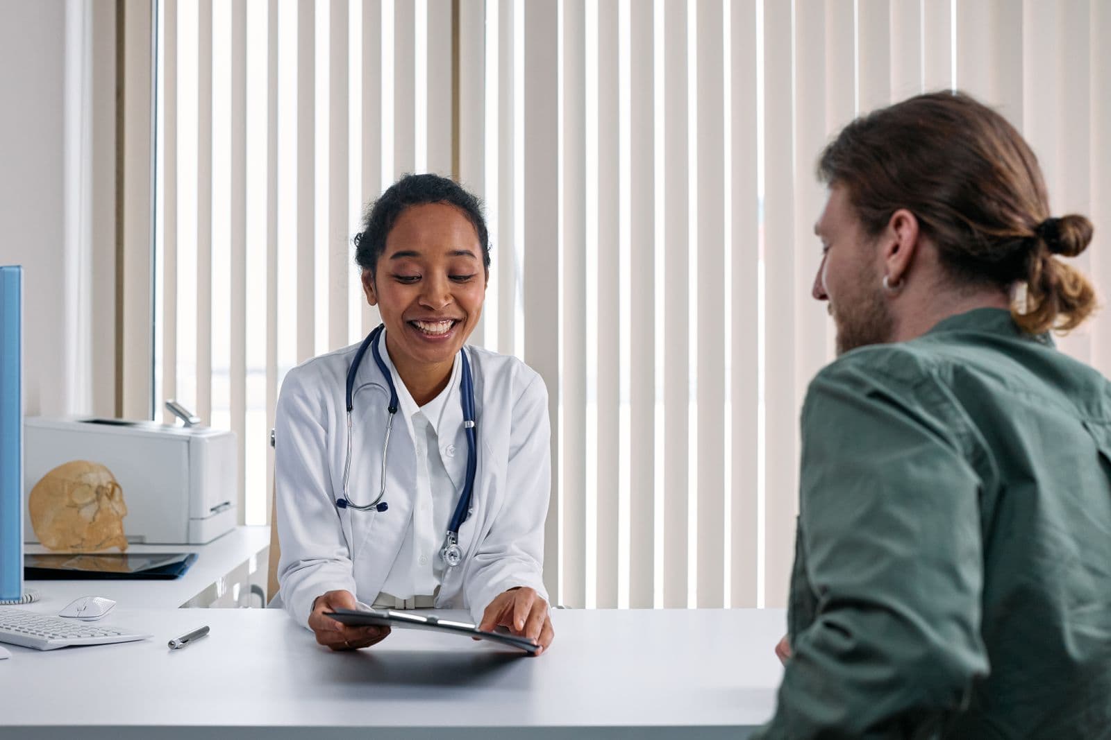 Comment attirer plus de patients dans votre cabinet médical en Algérie : 7 leviers qui marchent